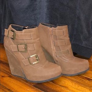 Size 6 Brown Wedge Booties
